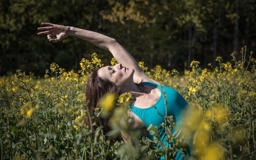 yoga-in-nature-KtdynL