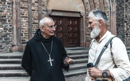 visit-of-the-clervaux-abbey-w16k2R