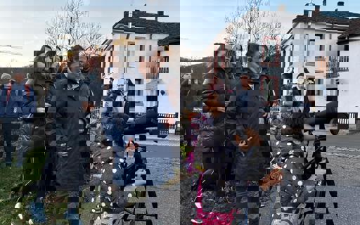 family-adventure-under-the-stars-aPJ9Y7